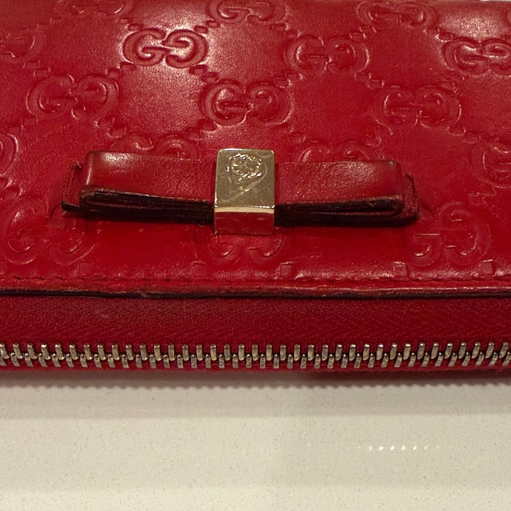 🌹Gucci Microguccissima Red Embossed Signature Zip Wallet with Gold-Tone Accent - Picture 6 of 12